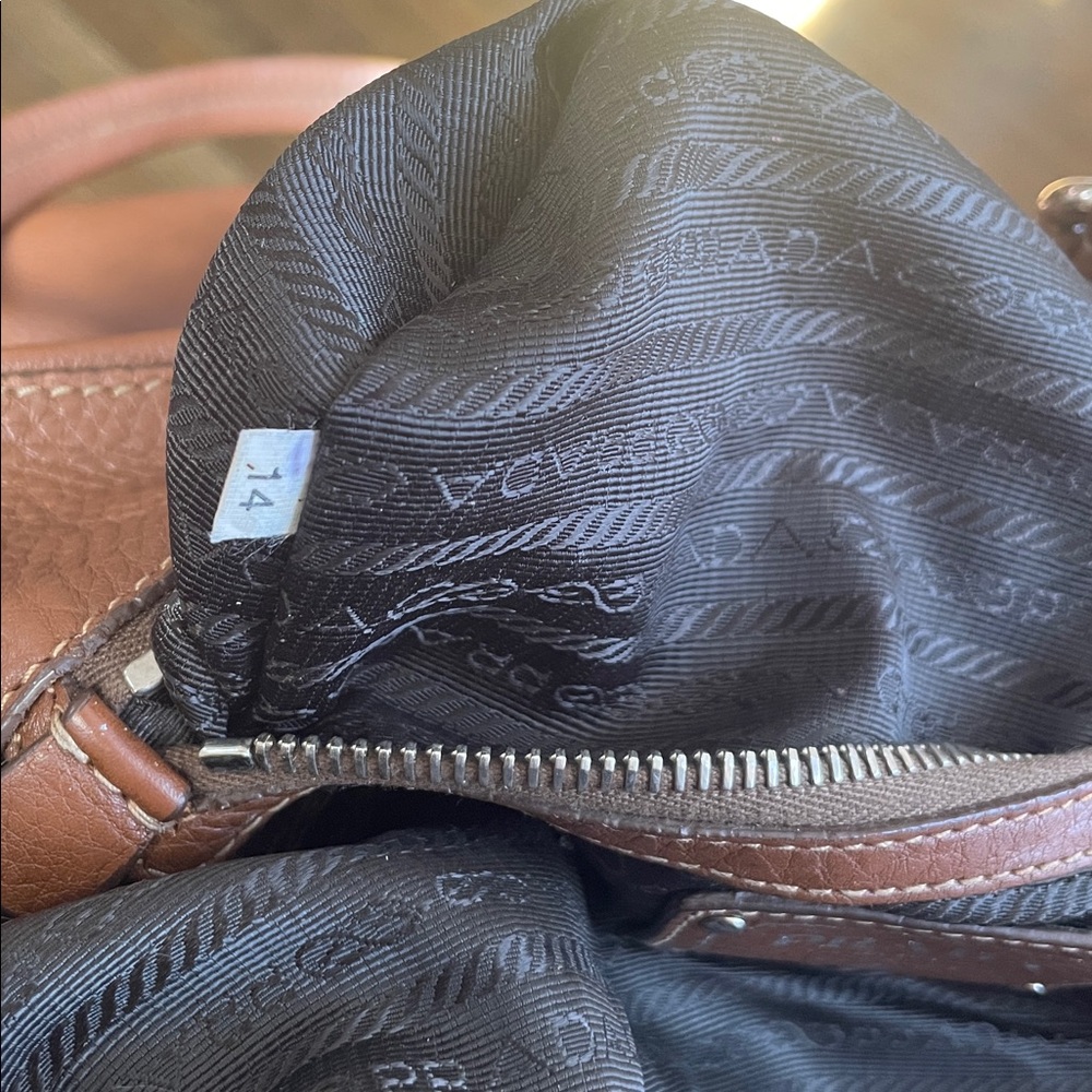 PRADA leather Vitello bag - Picture 11 of 13